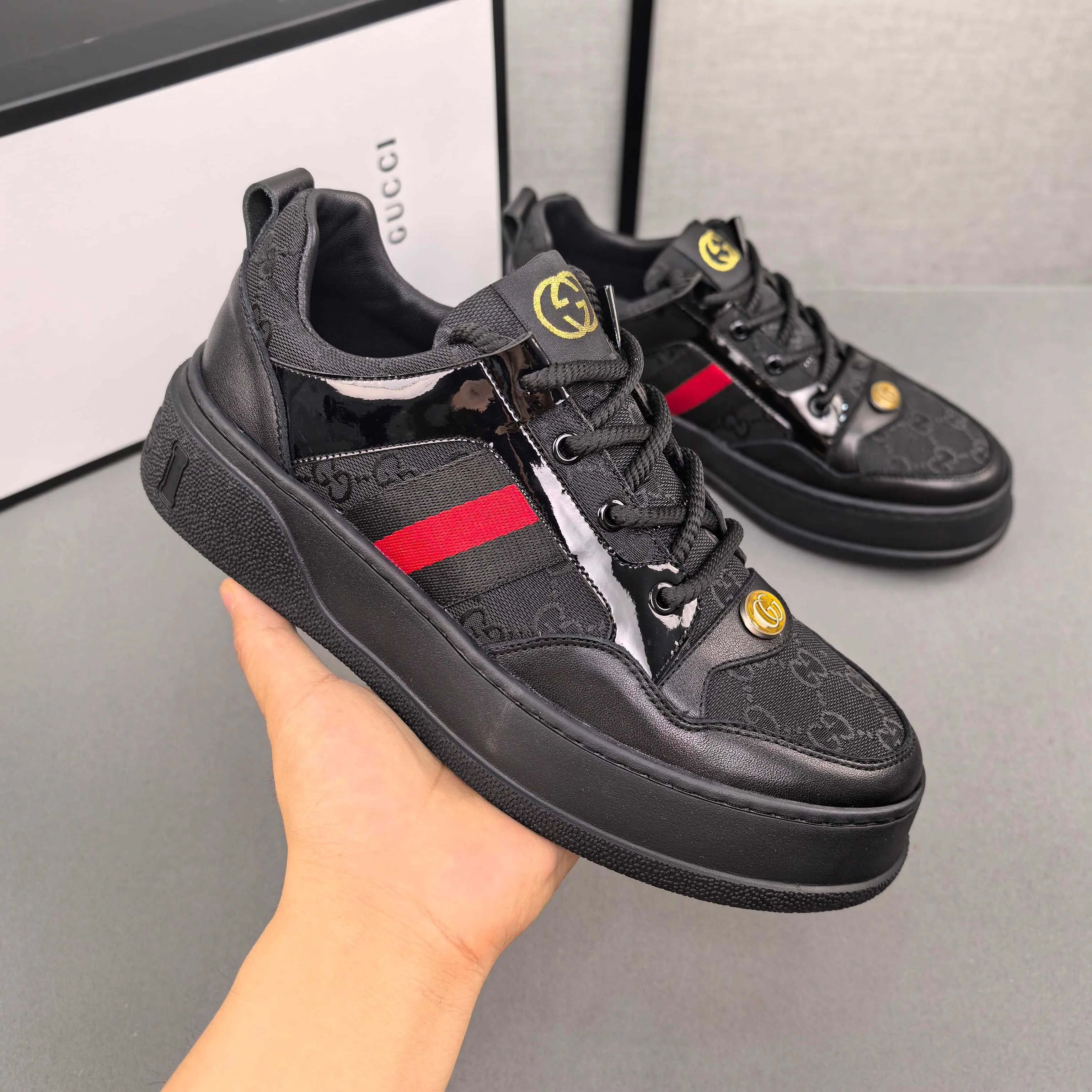 PP440🍒🍒🍒Gucci GUCCI official website latest model🎁classic casual fashion men's shoes👟hot style💥simple and elegant style, exclusive for trendy men. Unique official website latest brand elements👑Gucci original decoration, fashionable and generous, original soft calfskin fabric➕Comfortable soft first-layer pigskin lining ✅The official website specifies wear-resistant casual outsole, the classic model is taken at the counter in real life🎬Color: 2⃣️colors available😍Number 38-44